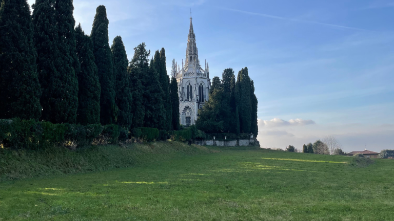 Collina del Mausoleo Visconti di Modrone a Cassago Brianza