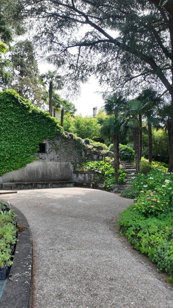 Grotte di Villa Bertarelli a Galbiate