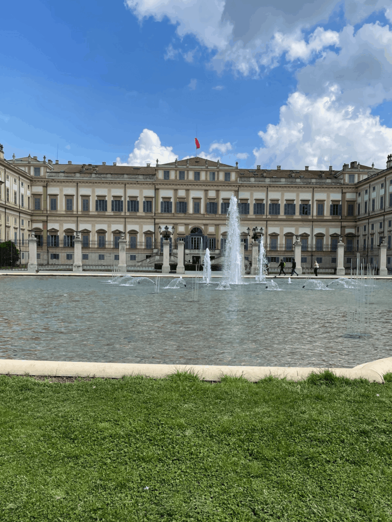 Facciata esterna della Villa Reale di Monza