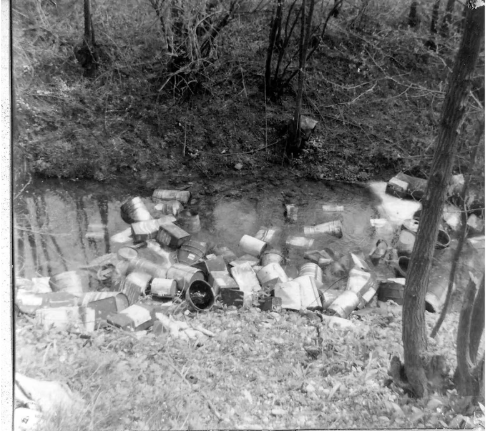 Foto degli anni 70 della riserva naturale della Fontana del Guercio che era una in quegli anni una discarica abusiva di rifiuti industriali